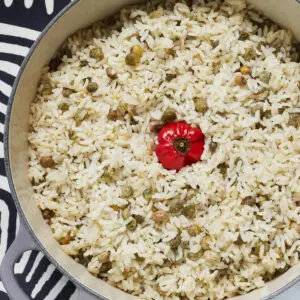 White rice tossed with green peas and chilli
