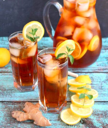 Ginger and lemon tea served with ice cubes