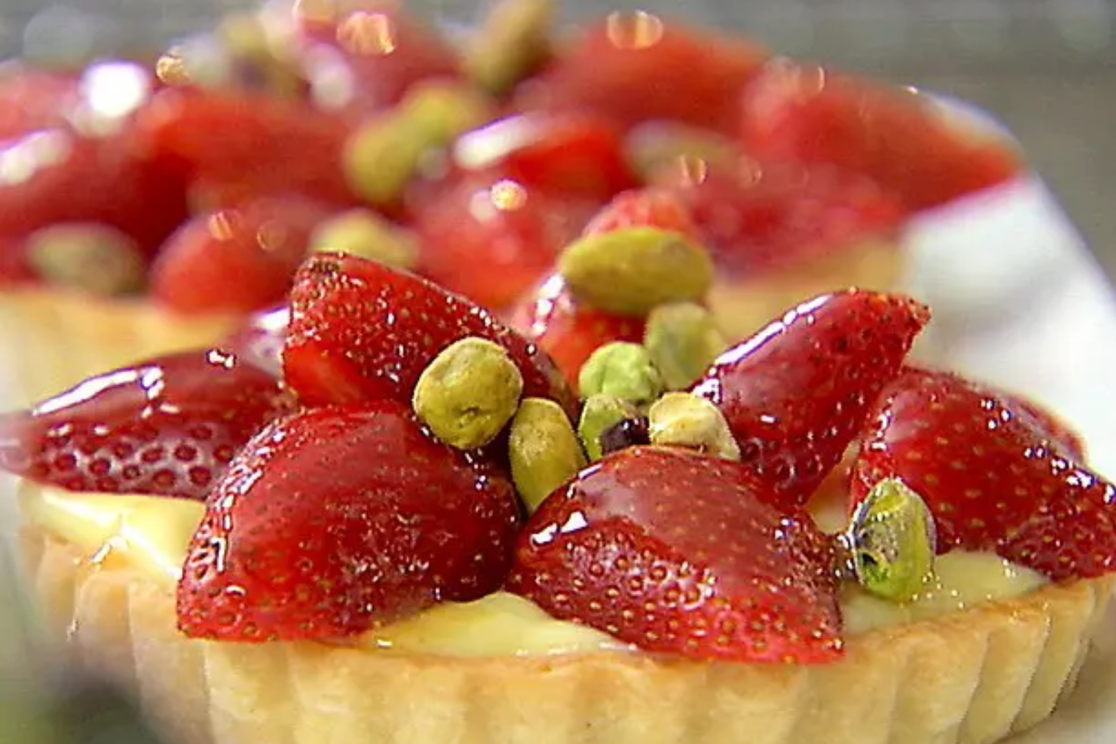 https://esenciaspanamenas.com/wp-content/uploads/2024/05/Strawberry-Fruit-Tart-Catering.png